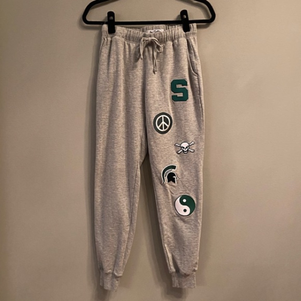 Michigan State Custom Patches Joggers, Size Small - Picture 3 of 13